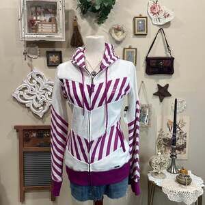 Deadstock Y2K 2000s Zoo York Women's White and Purple Striped Hoodie